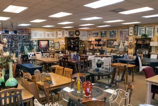 chairs-tables-decor