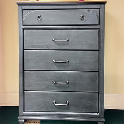 chest of drawers